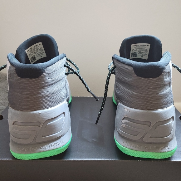 Gently used Stephen Curry 3 men's size 10.5 - Picture 6 of 11